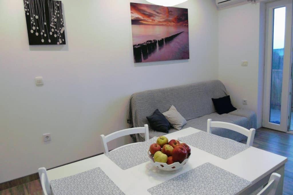 Apartman Greta Sukosan Exterior photo