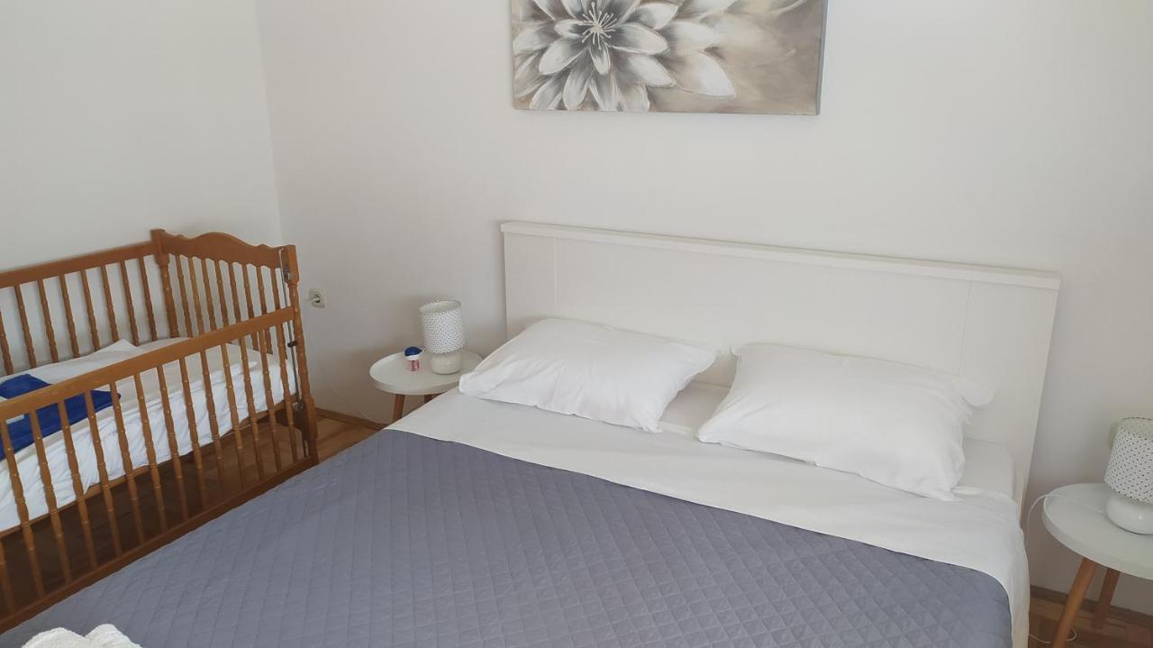 Apartman Greta Sukosan Exterior photo